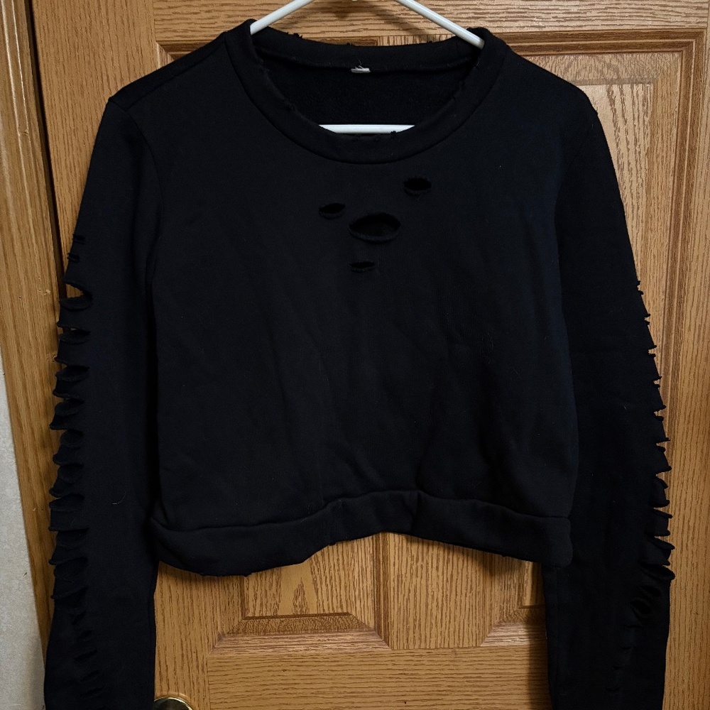 ALO Yoga Large Warrior Crop Sweatshirt Black Ripped